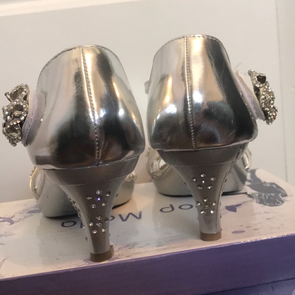 Silver High Heels - Picture 4 of 7
